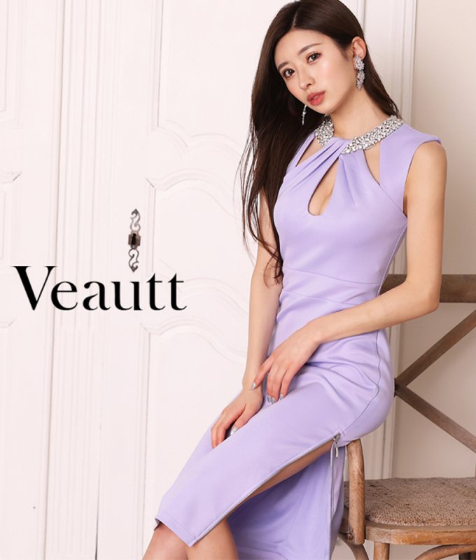 Veautt]ノースリーブ・ネックビジュー・胸元スリットカット・スリット