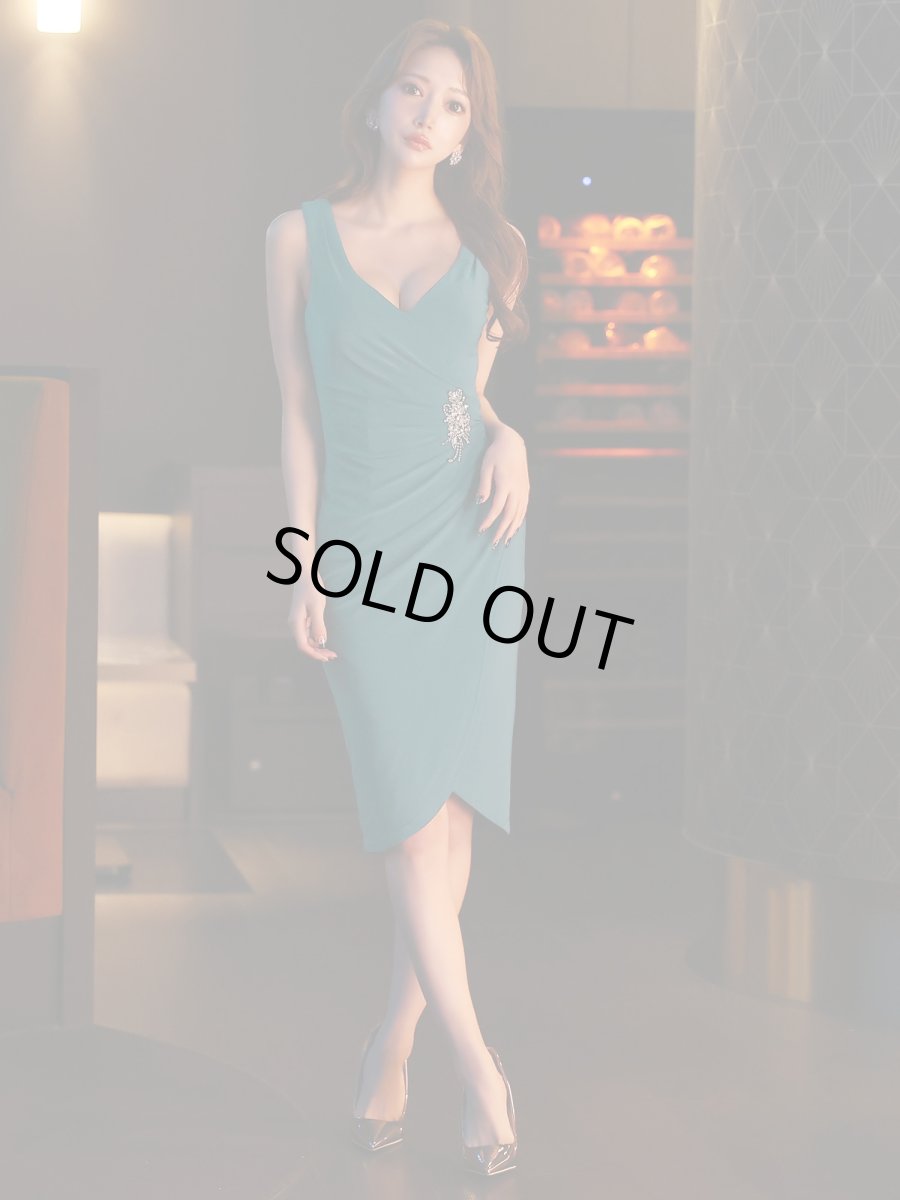 画像5: [Veautt]ビジュー・ノースリーブ・ウエストタック・Vネック・タイト・ミディアムドレス・ワンピース《送料＆代引き手数料無料》 (5)