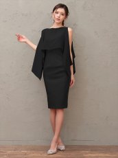 画像2: [ XS-Mサイズ / 3カラー ][Veautt]シフォンケープ・オープンショルダー・2way・サイドファスナー・タイト・ミディアムドレス《送料＆代引き手数料無料》 (2)