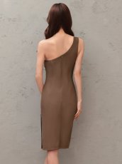 画像11: [ XS-Mサイズ / 4カラー ][Veautt]ワンショルダー・ウエストタック・アシンメトリー・バイカラー・ミディアムドレス《送料＆代引き手数料無料》 (11)