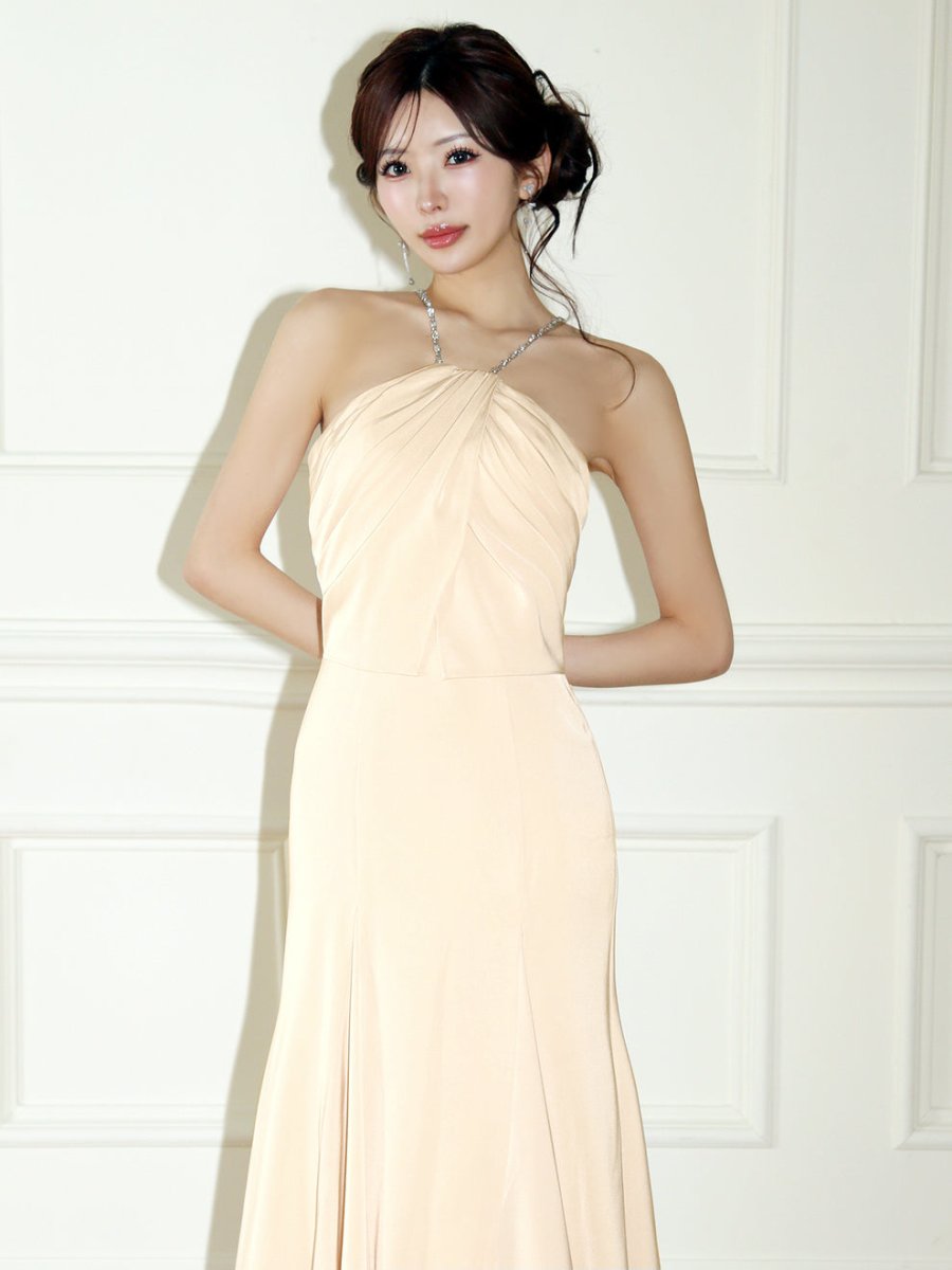 画像2: [ XS-Mサイズ / 4カラー ][Veautt]ホルターネック・ビジューチェーン・ドレープフレア・ミディアムドレス《送料＆代引き手数料無料》 (2)