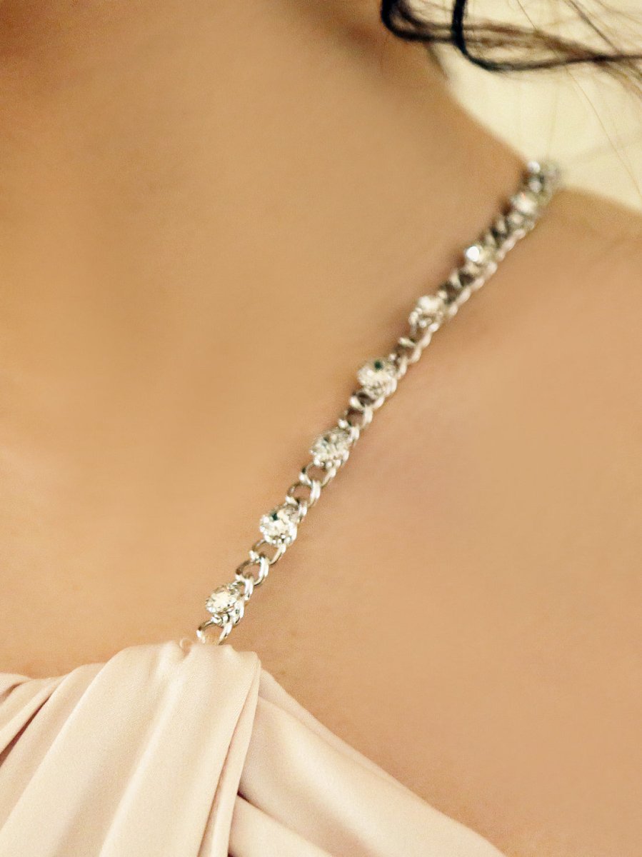 画像12: [ XS-Mサイズ / 4カラー ][Veautt]ホルターネック・ビジューチェーン・ドレープフレア・ミディアムドレス《送料＆代引き手数料無料》 (12)