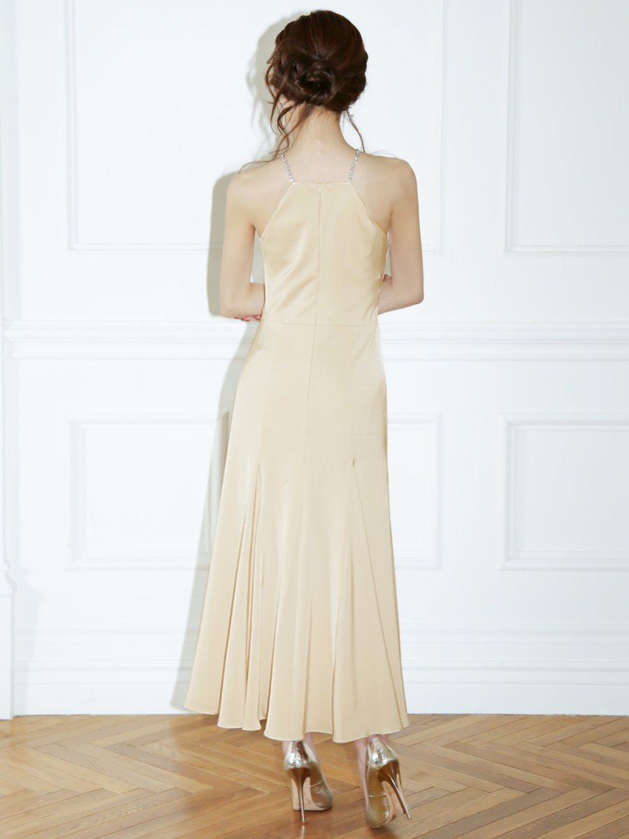 画像4: [ XS-Mサイズ / 4カラー ][Veautt]ホルターネック・ビジューチェーン・ドレープフレア・ミディアムドレス《送料＆代引き手数料無料》 (4)