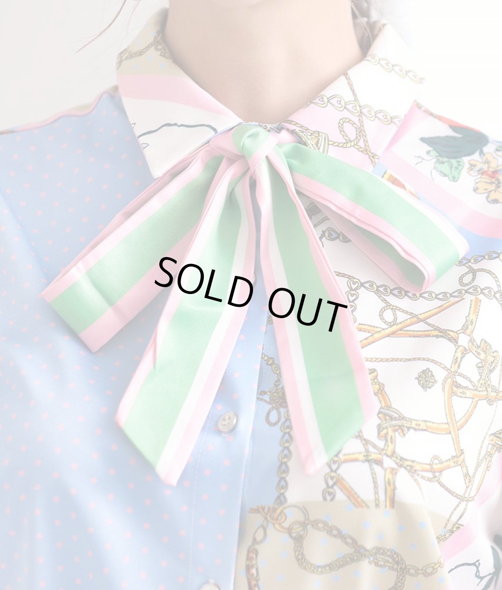 画像9: [rinfarre]ライトブルー・パステル・スカーフ柄・リボンタイ・半袖ブラウス・Aライン・プリーツ・ミディアムスカート・セットアップ・ツーピース[山崎みどり着用][送料無料] (9)