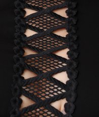 画像8: [韓国製][rinfarre][お問い合わせ多数!!再入荷]ブラック・パンチング・刺繍・ハイネック・シンプル・ノースリーブ・タイト・ミディアムドレス・ワンピース[MIRIN着用][送料無料] (8)