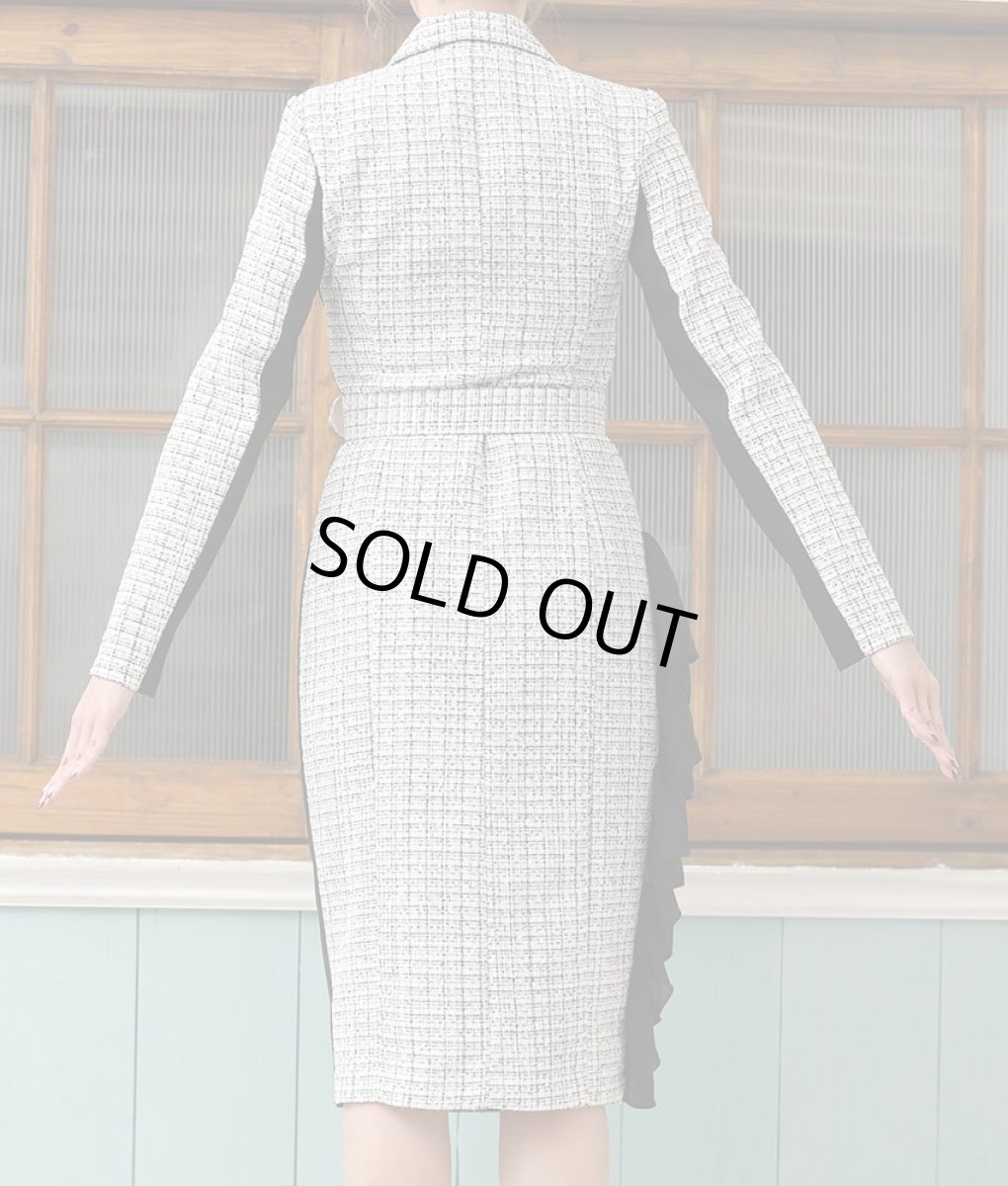 画像9: [韓国製][rinfarre][SALE品のため返品不可＆再入荷なしの現品限り]開襟・モノトーン・ツイード・バイカラー・長袖・タイト・前ボタン・ミディアムドレス・ワンピース[山崎みどり着用][送料無料]  my (9)