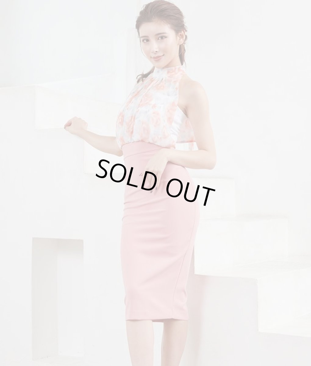 画像2: [韓国製][rinfarre][SALE品のため返品不可＆再入荷なしの現品限り]ピンク・花柄・シフォン・ハイネック・ホルターネック・背中開き・タイト・ミディアムドレス・ワンピース[MIRIN着用][送料無料] (2)