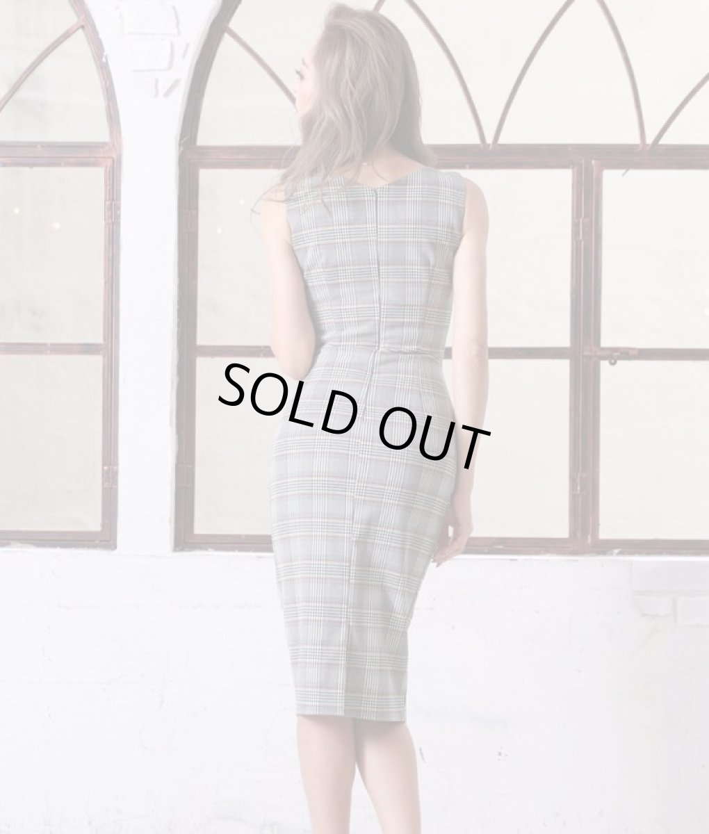 画像3: [韓国製][rinfarre]グレンチェック・ハイウエスト・飾りベルト・ノースリーブ・タイト・ミディアムドレス・ワンピース[山崎みどり着用][送料無料]my (3)