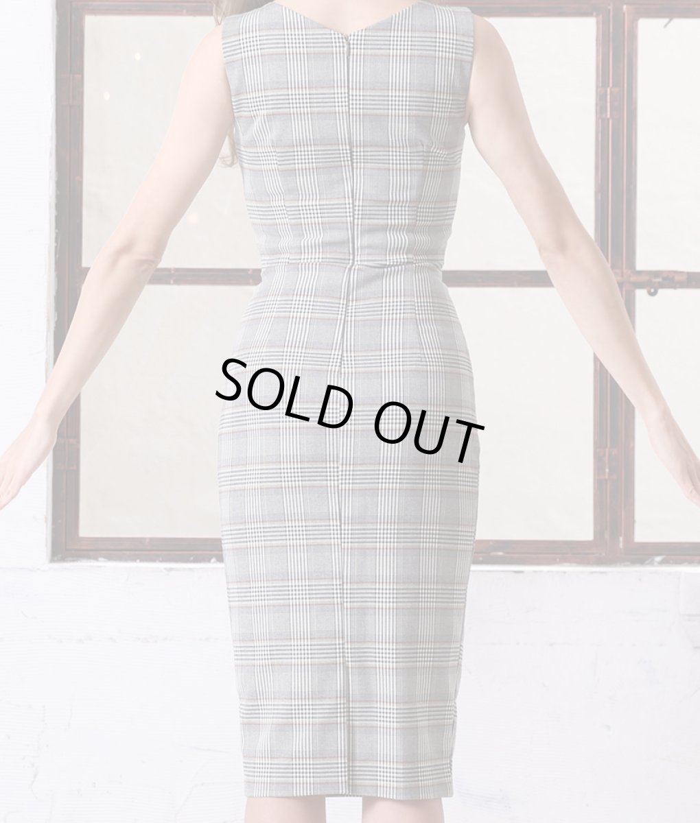 画像8: [韓国製][rinfarre]グレンチェック・ハイウエスト・飾りベルト・ノースリーブ・タイト・ミディアムドレス・ワンピース[山崎みどり着用][送料無料]my (8)