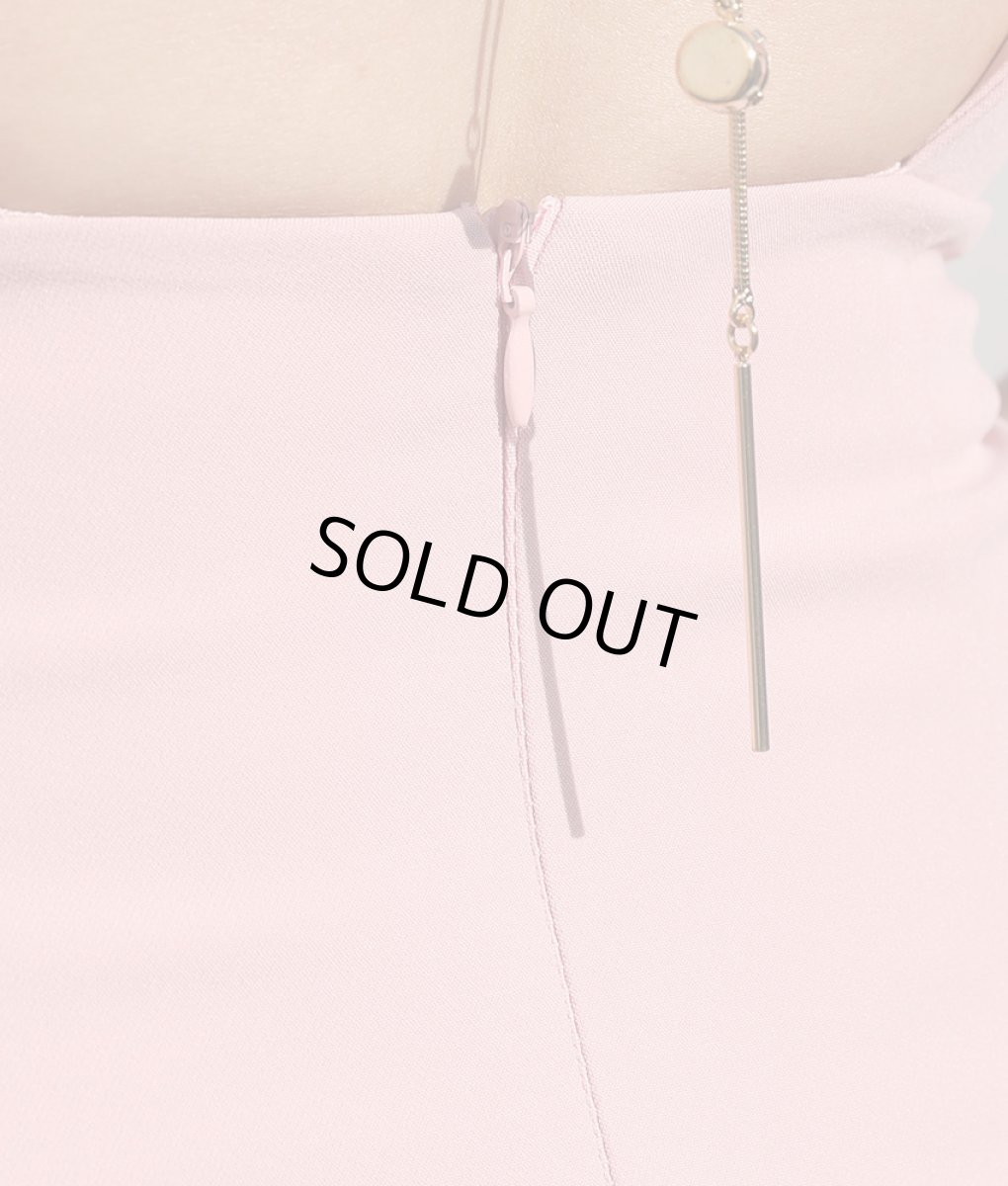 画像11: [セール品のため返品不可＆再入荷なしの現品限り][韓国製][rinfarre]シンプル・ピンクベージュ・背中開き・ゴールドチェーン×一粒ジュエリー・タイト・ミディアムドレス・ワンピース[山崎みどり]my (11)