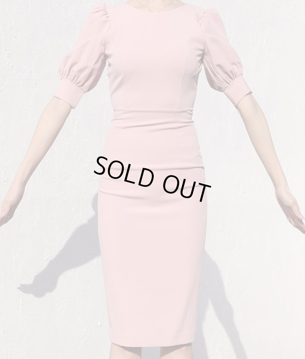 画像6: [セール品のため返品不可＆再入荷なしの現品限り][韓国製][rinfarre]シンプル・ピンクベージュ・背中開き・ゴールドチェーン×一粒ジュエリー・タイト・ミディアムドレス・ワンピース[山崎みどり]my (6)