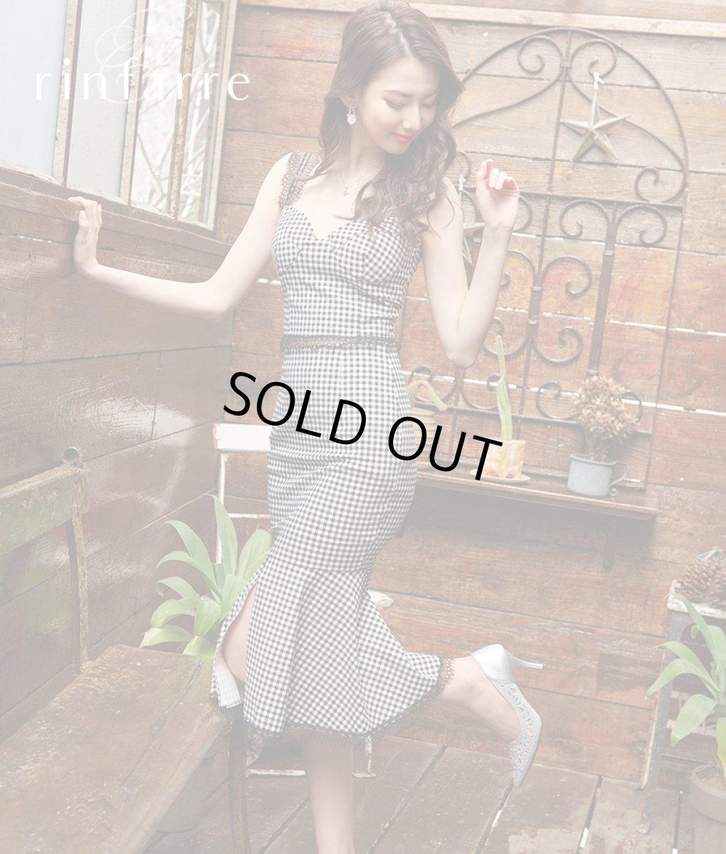 画像1: [SALE品のため返品不可＆再入荷なしの現品限り][韓国製][rinfarre]ブラック・ギンガムチェック・ポイントレースブラウス・マーメイド・ミディアムスカート・セットアップ・ツーピース[黒木麗奈着用]《送料＆代引き手数料無料》 (1)