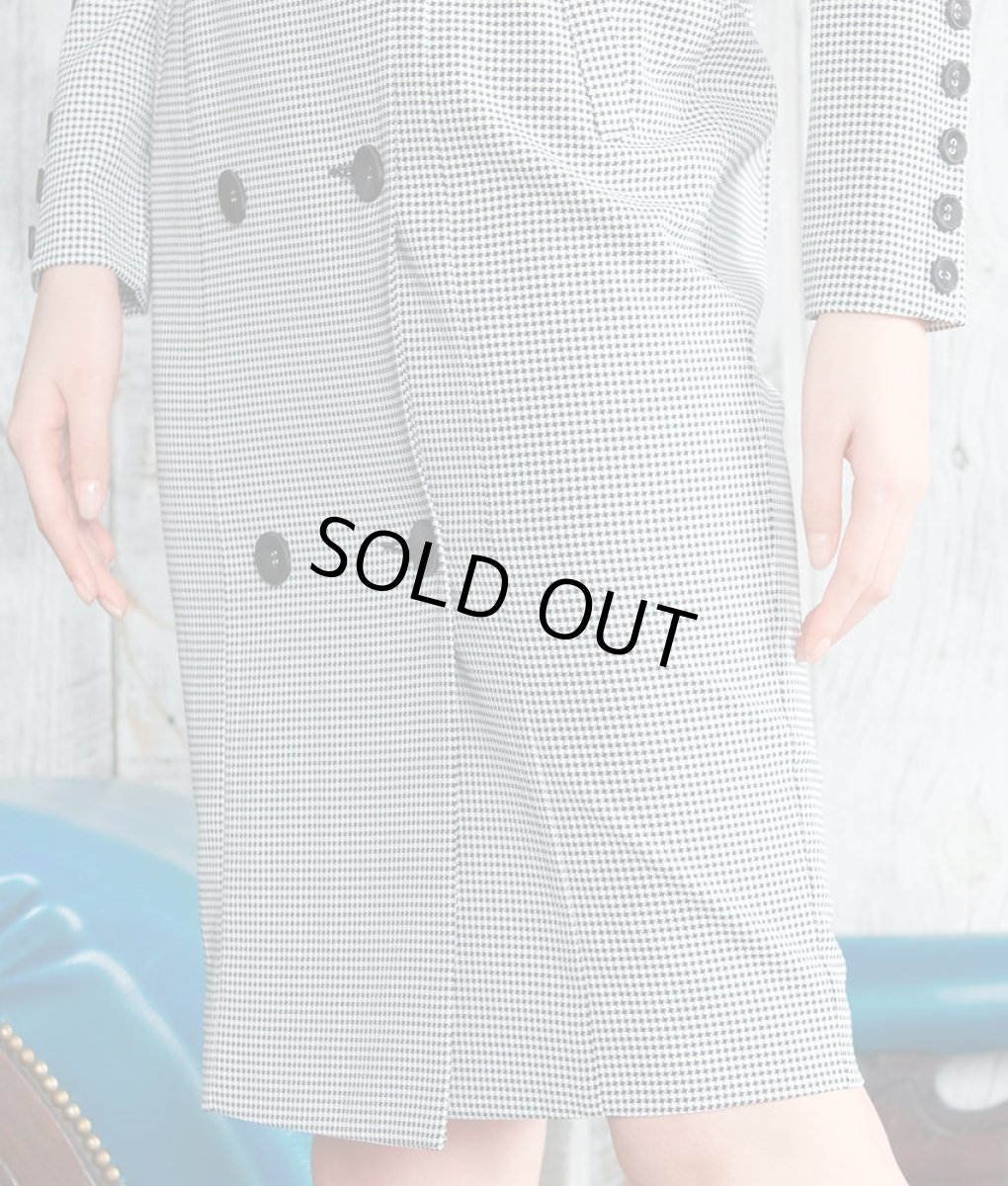 画像12: [韓国製][rinfarre][SALE品のため返品不可＆再入荷なしの現品限り]千鳥格子・前ボタン・長袖・タイト・クール系・コート風・膝丈・ミニ・ワンピース・ドレス[黒木麗奈着用][送料無料] (12)