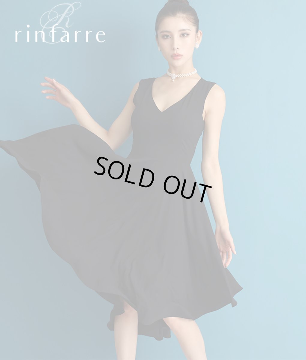 画像1: [韓国製][rinfarre][SALE品のため返品不可＆再入荷なしの現品限り]ブラック・無地・ノースリーブ・Vネック・アシメントリー・Aライン・フレア・ミディアムドレス・ワンピース[MIRIN着用][送料無料] (1)
