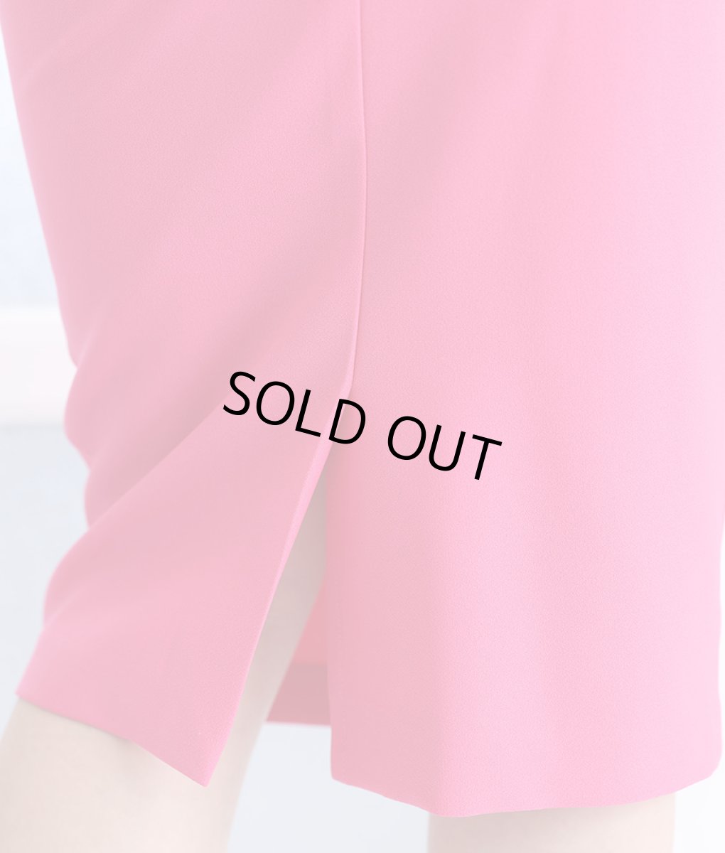 画像12: [SALE品のため返品不可＆再入荷なしの現品限り][韓国製][rinfarre]ダブルピンク・シンプル・無地・タック入り・変形ネック・ノースリーブ・タイト・ミディアムドレス・ワンピース[MIRIN着用] (12)