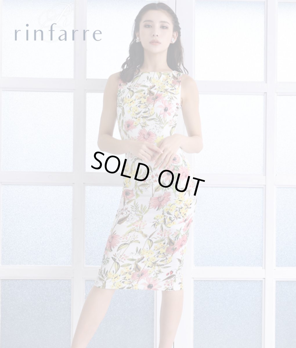 画像1: [韓国製][rinfarre]ホワイト×ピンク系花柄・ボタニカル・フェミニン・ボートネック・ノースリーブ・タイト・ミディアムドレス・ワンピース[MIRIN着用][送料無料] (1)
