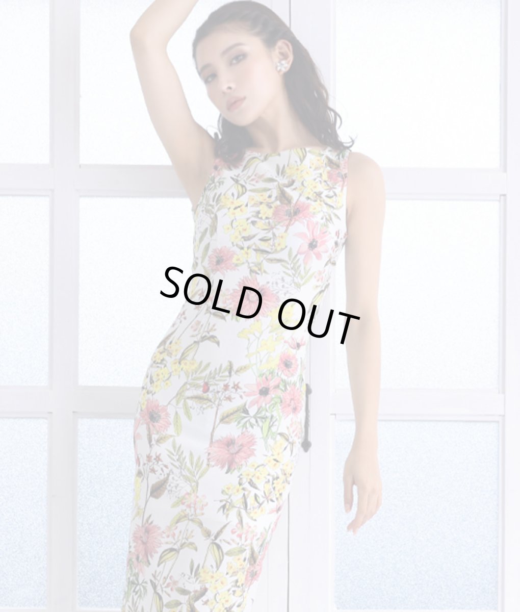 画像4: [韓国製][rinfarre]ホワイト×ピンク系花柄・ボタニカル・フェミニン・ボートネック・ノースリーブ・タイト・ミディアムドレス・ワンピース[MIRIN着用][送料無料] (4)