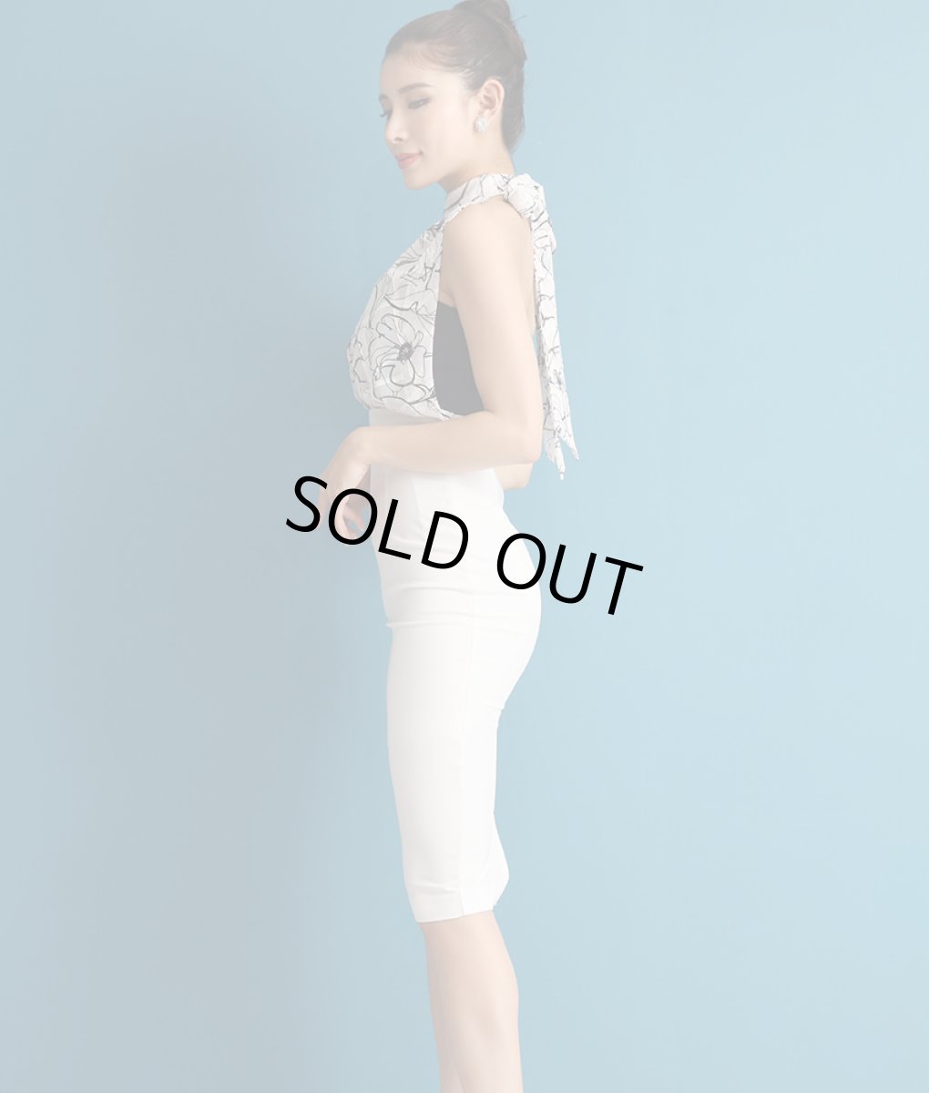 画像4: [韓国製][rinfarre]モノトーン・花柄・プリント・シフォン・ハイネック・ホルターネック・背中開き・タイト・ミディアムドレス・ワンピース[MIRIN着用][送料無料] (4)