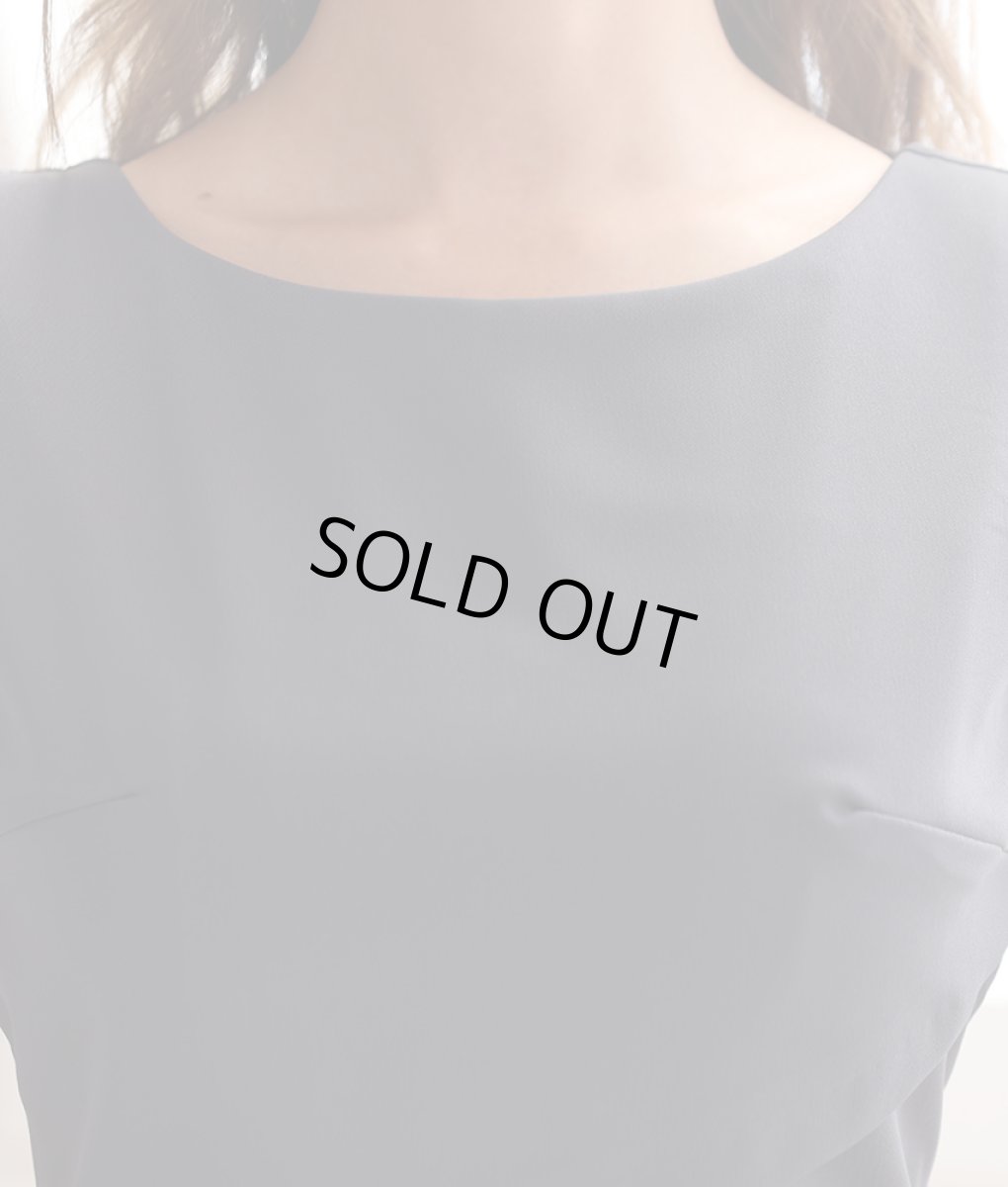 画像11: [韓国製][rinfarre]ダーク系・シンプル・無地・ボートネック・フロントクロス・ノースリーブ・タイト・ミディアムドレス・ワンピース[山崎みどり着用][送料無料]myall (11)