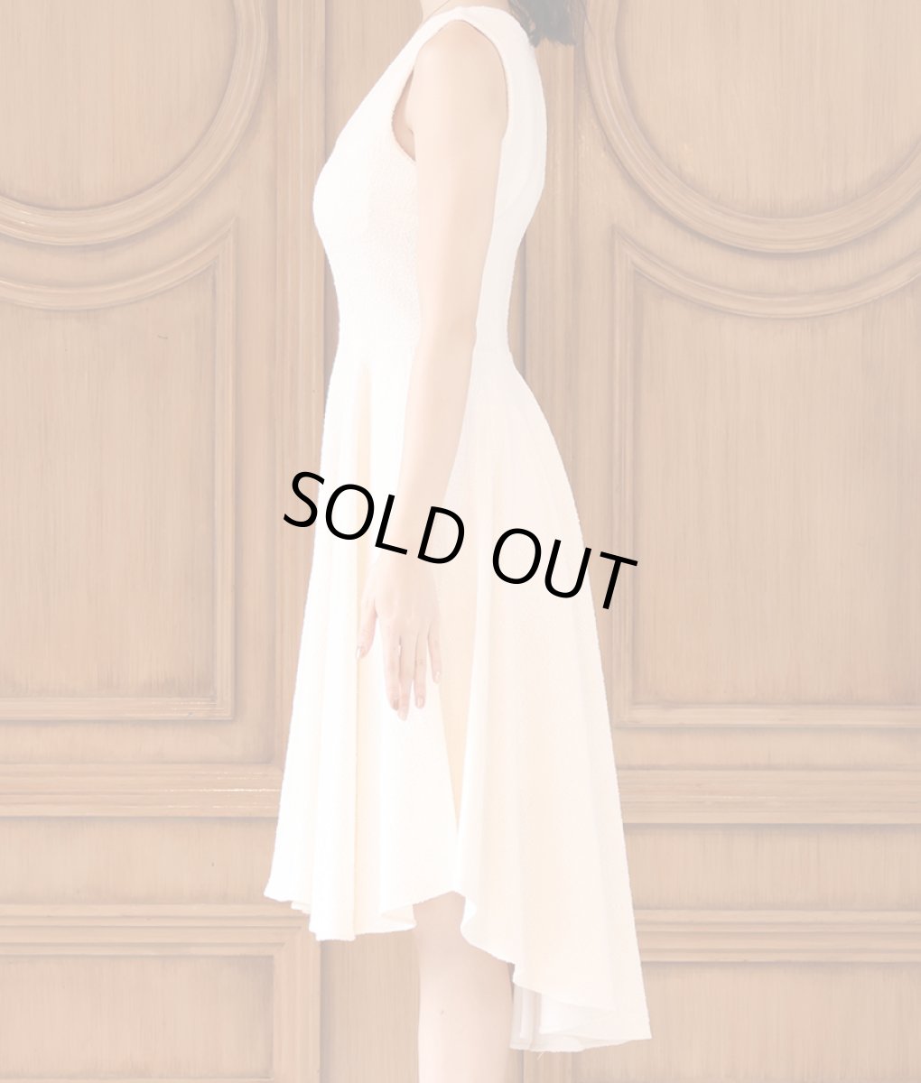 画像8: [SALE品のため返品不可＆再入荷なしの現品限り][韓国製][rinfarre]ツイード・ノースリーブ・Vネック・アシメントリー・Aライン・フレア・ミディアムドレス[山崎みどり・MIRIN着用] (8)