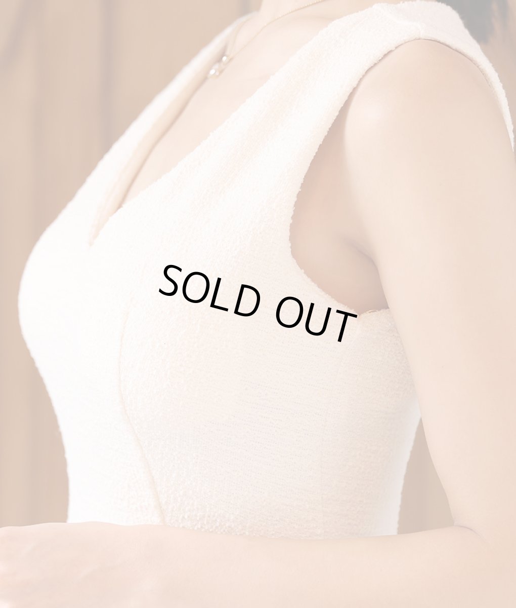 画像10: [SALE品のため返品不可＆再入荷なしの現品限り][韓国製][rinfarre]ツイード・ノースリーブ・Vネック・アシメントリー・Aライン・フレア・ミディアムドレス[山崎みどり・MIRIN着用] (10)