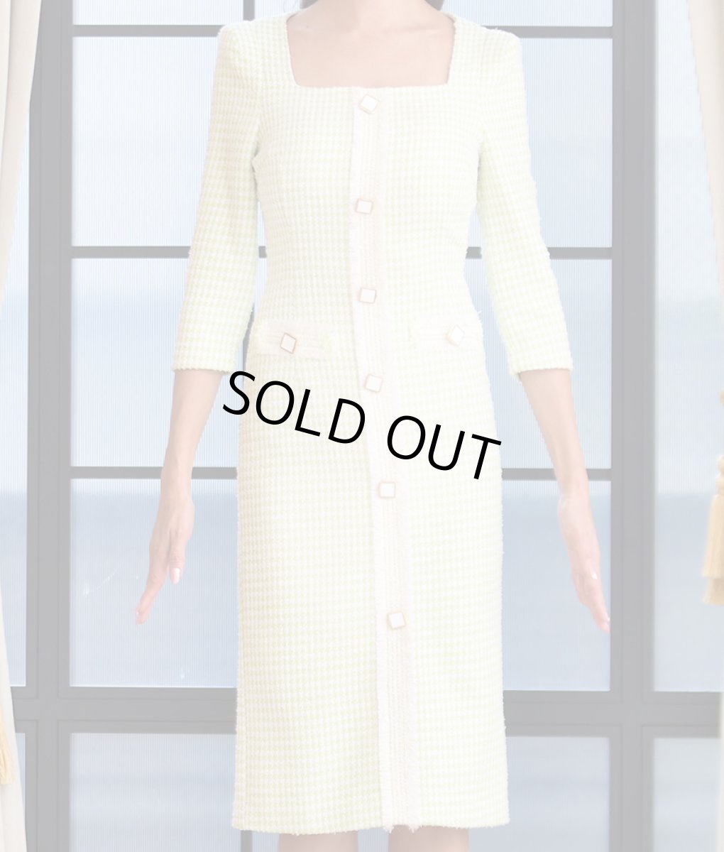 画像6: [SALE品のため返品不可＆再入荷なしの現品限り][韓国製][rinfarre]グリーン系・ツイード・飾りボタン・スクエアネック・七分袖・タイト・ミディアムドレス・ワンピース[山崎みどり着用]my (6)