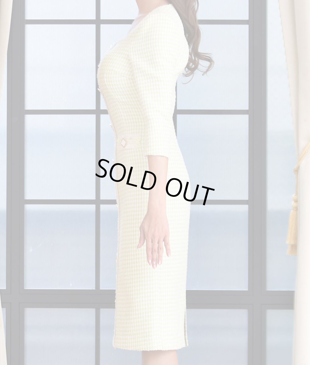 画像7: [SALE品のため返品不可＆再入荷なしの現品限り][韓国製][rinfarre]グリーン系・ツイード・飾りボタン・スクエアネック・七分袖・タイト・ミディアムドレス・ワンピース[山崎みどり着用]my (7)