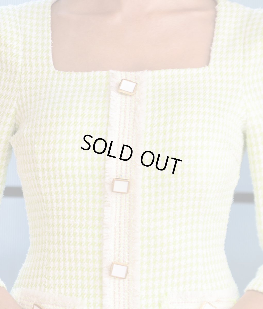 画像9: [SALE品のため返品不可＆再入荷なしの現品限り][韓国製][rinfarre]グリーン系・ツイード・飾りボタン・スクエアネック・七分袖・タイト・ミディアムドレス・ワンピース[山崎みどり着用]my (9)