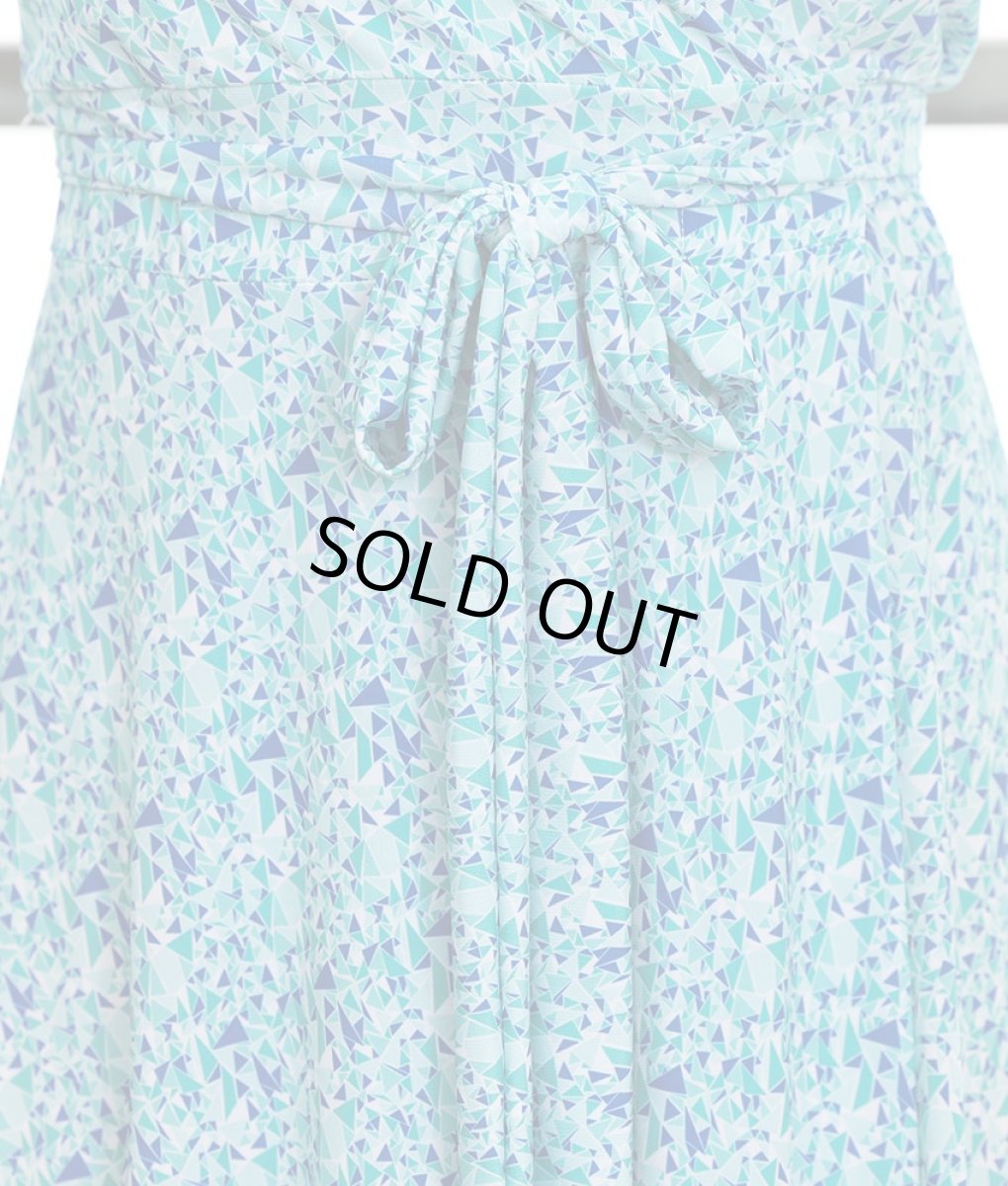 画像11: [韓国製][rinfarre]ブルー×グリーン・ジオメトリック・Vネック・カシュクール・七分袖・マキシ・ロングドレス・ラップワンピース[MIRIN着用][送料無料] (11)