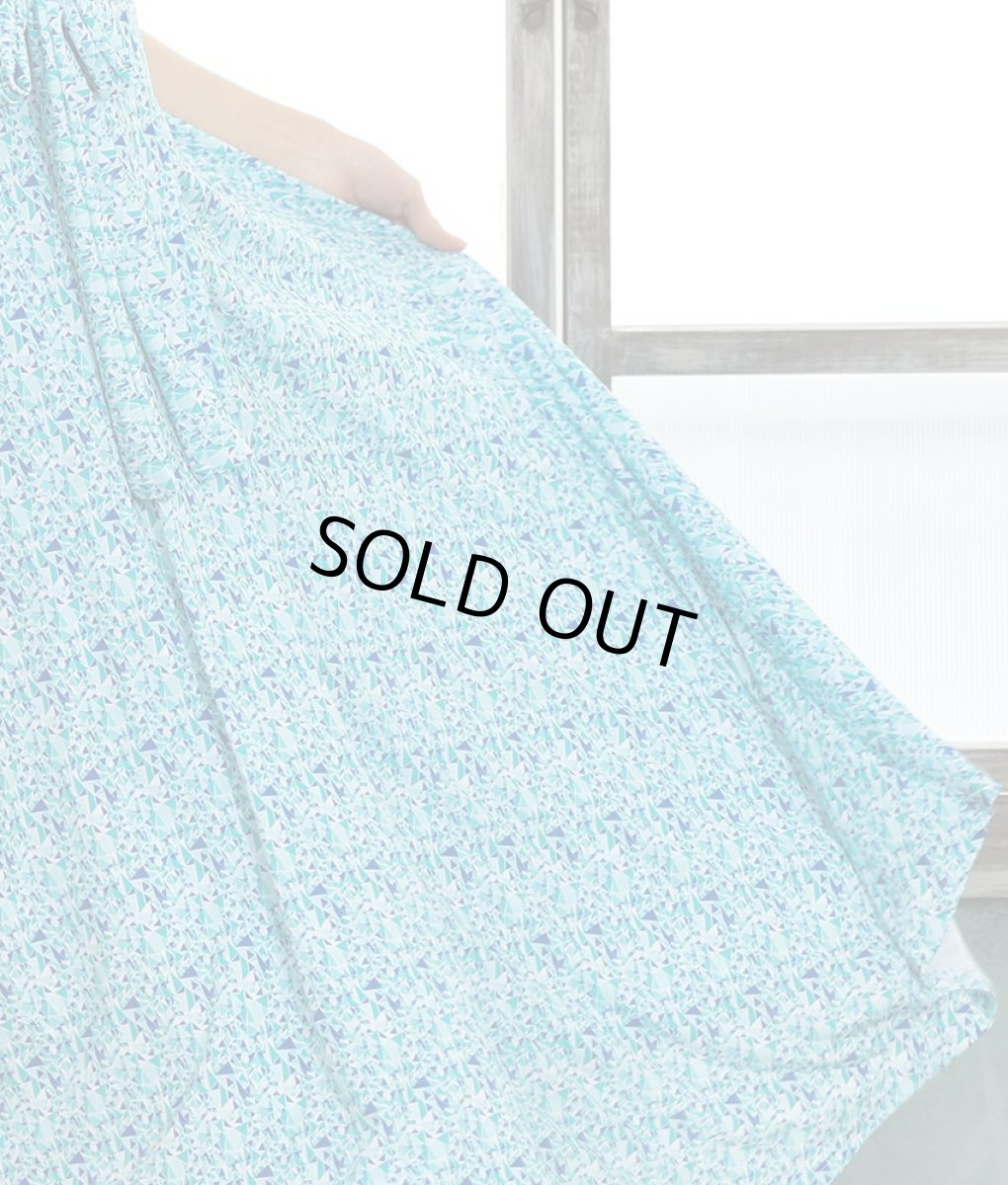 画像12: [韓国製][rinfarre]ブルー×グリーン・ジオメトリック・Vネック・カシュクール・七分袖・マキシ・ロングドレス・ラップワンピース[MIRIN着用][送料無料] (12)