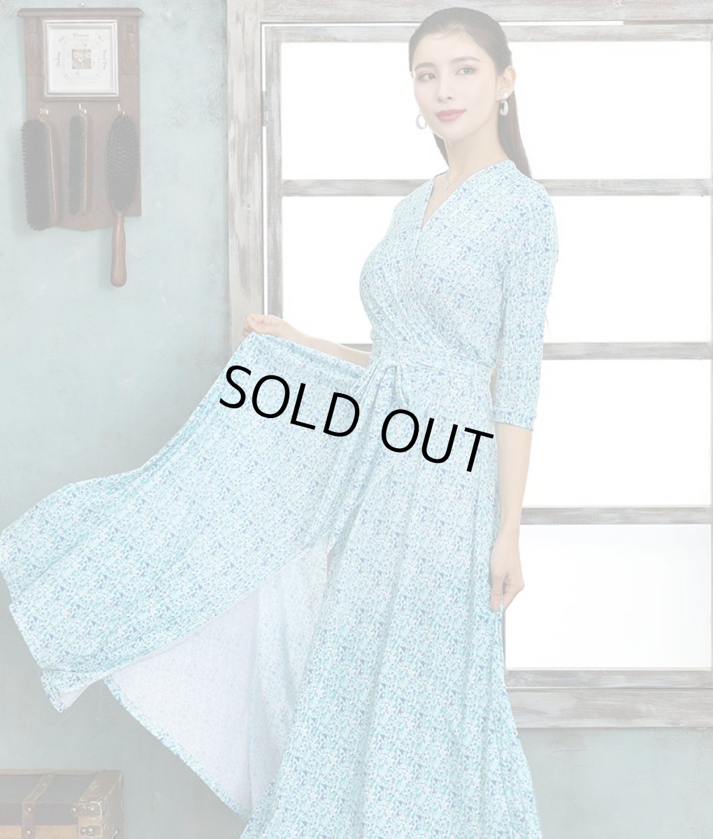 画像4: [韓国製][rinfarre]ブルー×グリーン・ジオメトリック・Vネック・カシュクール・七分袖・マキシ・ロングドレス・ラップワンピース[MIRIN着用][送料無料] (4)