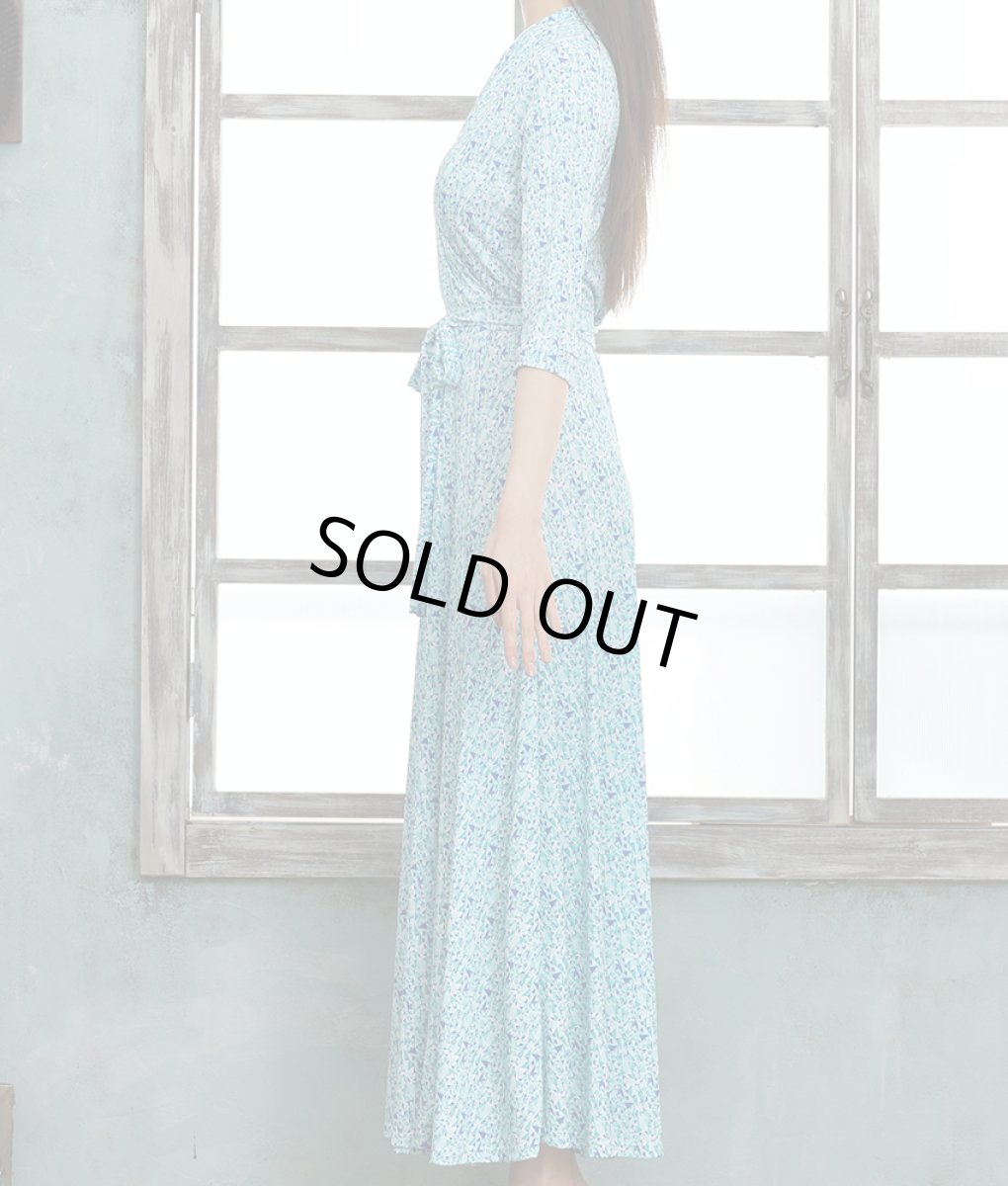 画像7: [韓国製][rinfarre]ブルー×グリーン・ジオメトリック・Vネック・カシュクール・七分袖・マキシ・ロングドレス・ラップワンピース[MIRIN着用][送料無料] (7)