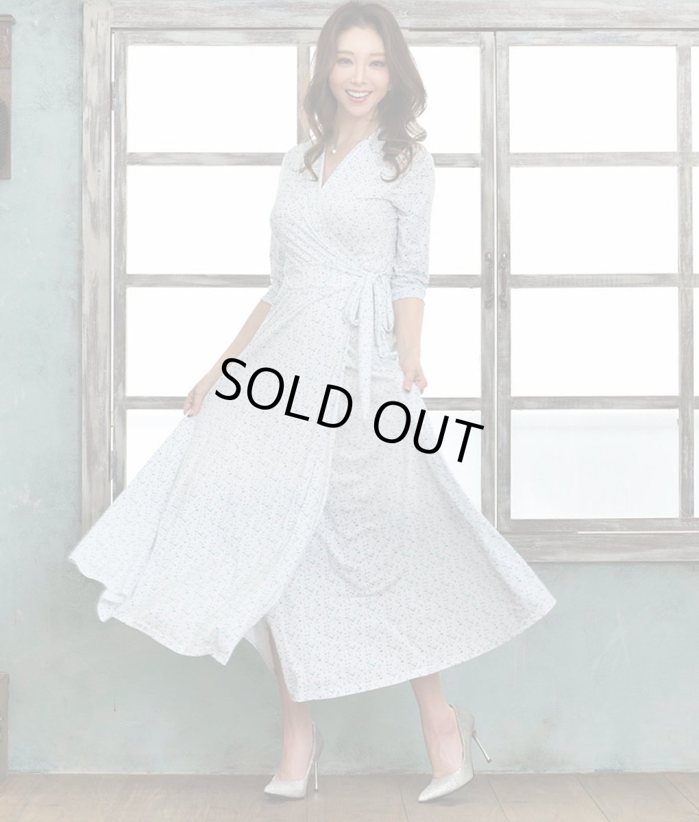 画像2: [韓国製][rinfarre][SALE品のため返品不可＆再入荷なしの現品限り]ミニアジサイ柄・花柄・ミントグリーン ジオメトリック・Vネック カシュクール・七分袖・マキシ・ロングドレス・ワンピース[山崎みどり着用][送料無料] (2)