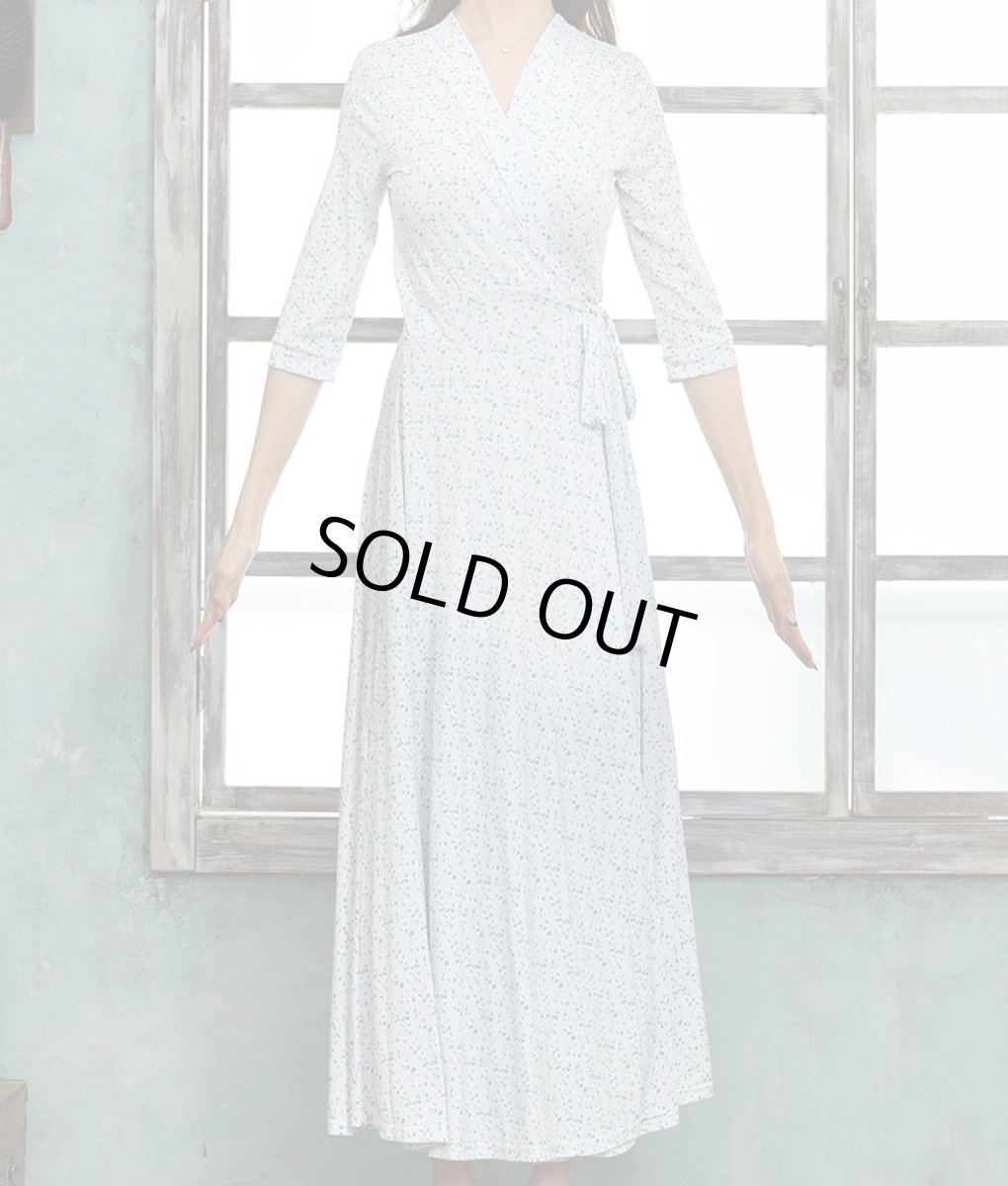 画像6: [韓国製][rinfarre][SALE品のため返品不可＆再入荷なしの現品限り]ミニアジサイ柄・花柄・ミントグリーン ジオメトリック・Vネック カシュクール・七分袖・マキシ・ロングドレス・ワンピース[山崎みどり着用][送料無料] (6)