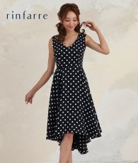 画像1: [韓国製][rinfarre][SALE品のため返品不可＆再入荷なしの現品限り]ネイビー・ドット・水玉・ノースリーブ・Vネック・アシメントリー・Aライン・フレア・ミディアムドレス・ワンピース[山崎みどり着用]《送料＆代引き手数料無料》my (1)