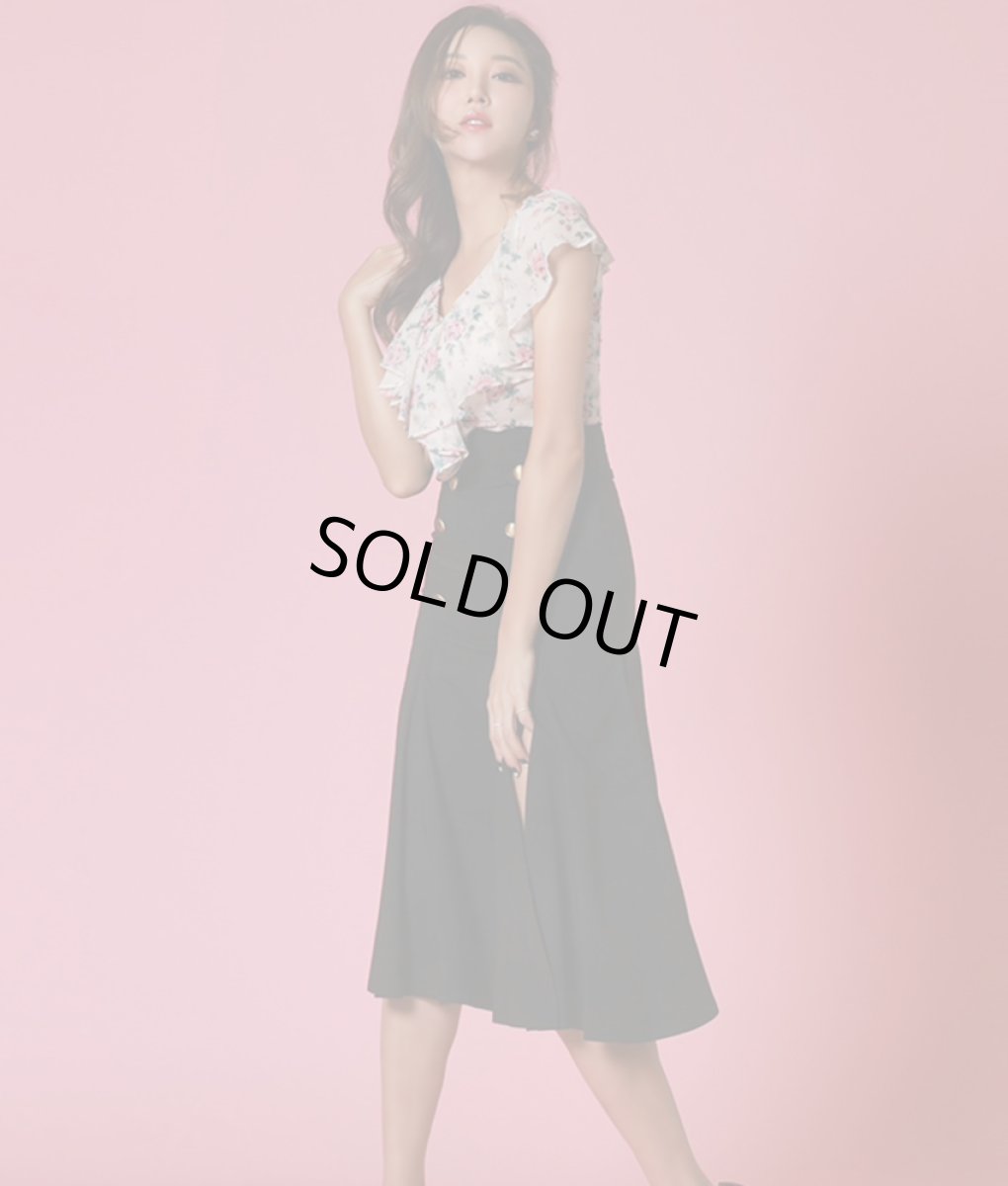 画像2: [韓国製][rinfarre][SALE品のため返品不可＆再入荷なしの現品限り]花柄・フリル・シフォンブラウス・金ボタン・ハイウエスト・マーメイド・ミディアムスカート・セットアップ・ツーピース[山崎みどり着用]《送料＆代引き手数料無料》my (2)