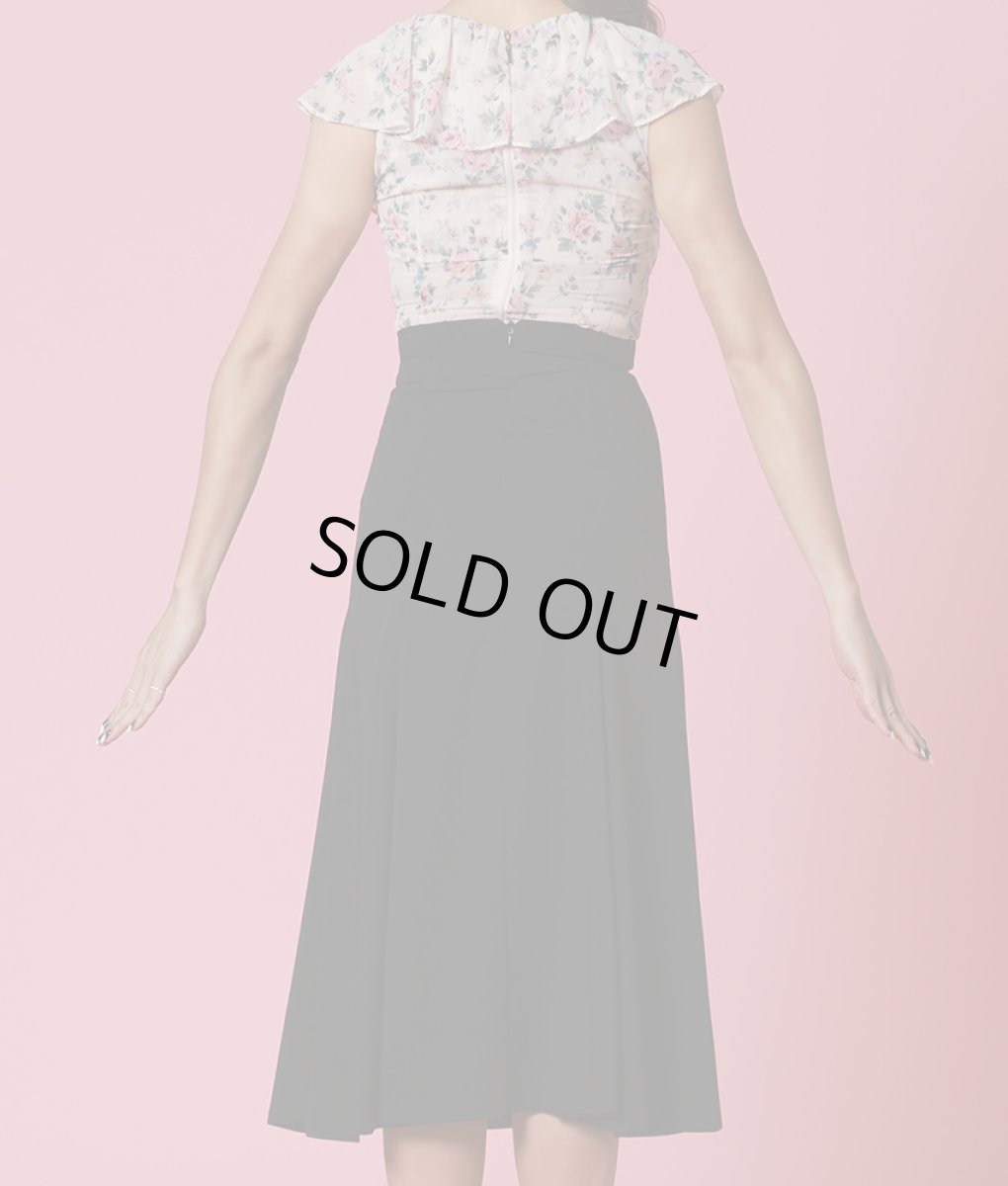 画像8: [韓国製][rinfarre][SALE品のため返品不可＆再入荷なしの現品限り]花柄・フリル・シフォンブラウス・金ボタン・ハイウエスト・マーメイド・ミディアムスカート・セットアップ・ツーピース[山崎みどり着用]《送料＆代引き手数料無料》my (8)