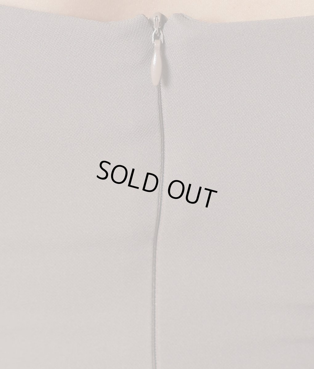 画像11: [SALE品のため返品不可＆再入荷なしの現品限り][韓国製][rinfarre]スモーキー・シンプル・飾りボタン・スクエアネック・パフスリーブ・半袖・タイト・ミディアムドレス・ワンピース[山崎みどり着用]myall (11)