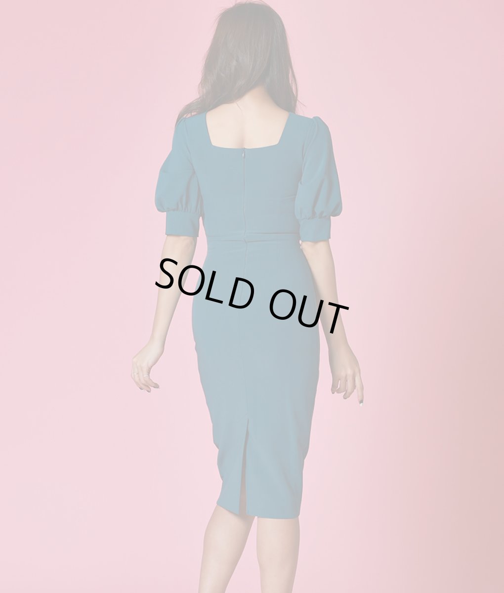 画像4: [SALE品のため返品不可＆再入荷なしの現品限り][韓国製][rinfarre]スモーキー・シンプル・飾りボタン・スクエアネック・パフスリーブ・半袖・タイト・ミディアムドレス・ワンピース[山崎みどり着用]myall (4)