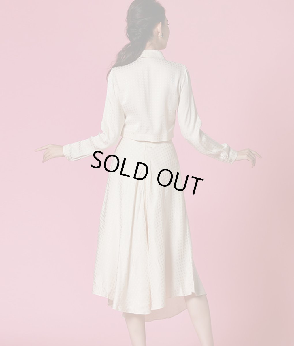 画像3: [韓国製][rinfarre][SALE品のため返品不可＆再入荷なしの現品限り]アイボリー・プリント・襟付き・長袖ブラウス・フレア・ミディアムスカート・セットアップ・ツーピース[黒木麗奈着用]《送料＆代引き手数料無料》 (3)