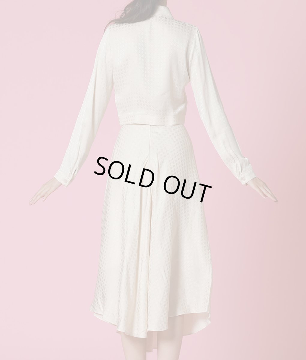 画像8: [韓国製][rinfarre][SALE品のため返品不可＆再入荷なしの現品限り]アイボリー・プリント・襟付き・長袖ブラウス・フレア・ミディアムスカート・セットアップ・ツーピース[黒木麗奈着用]《送料＆代引き手数料無料》 (8)
