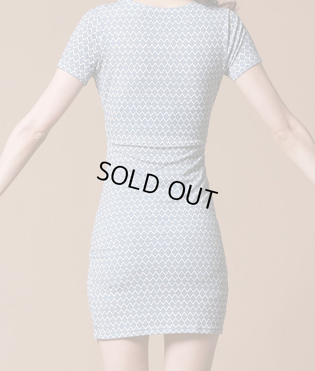 画像8: [韓国製][rinfarre][SALE品のため返品不可＆再入荷なしの現品限り]グレー系・ジオメトリック・Vネック・カシュクール・半袖・ストレッチ・ミニドレス・ショート・ワンピース (8)