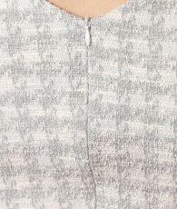 画像11: [韓国製][rinfarre][SALE品のため返品不可＆再入荷なしの現品限り]ライトグレー・ツイード・ブラックライン・Vネック・五分袖・タイト・ミディアムドレス・ワンピース[MIRIN着用][送料無料] (11)