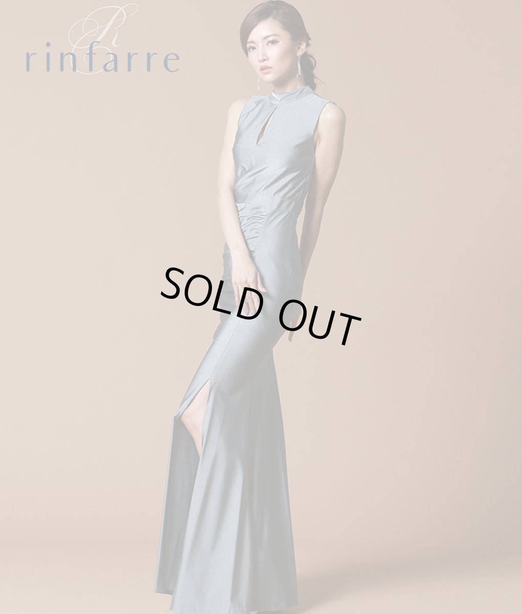 画像2: [韓国製][rinfarre][SALE品のため返品不可＆再入荷なしの現品限り]シンプル・サテン生地・胸元カット・背中開き・ストレッチ・ハイネック・ノースリーブ・ロングドレス[MIRIN・れお着用] (2)