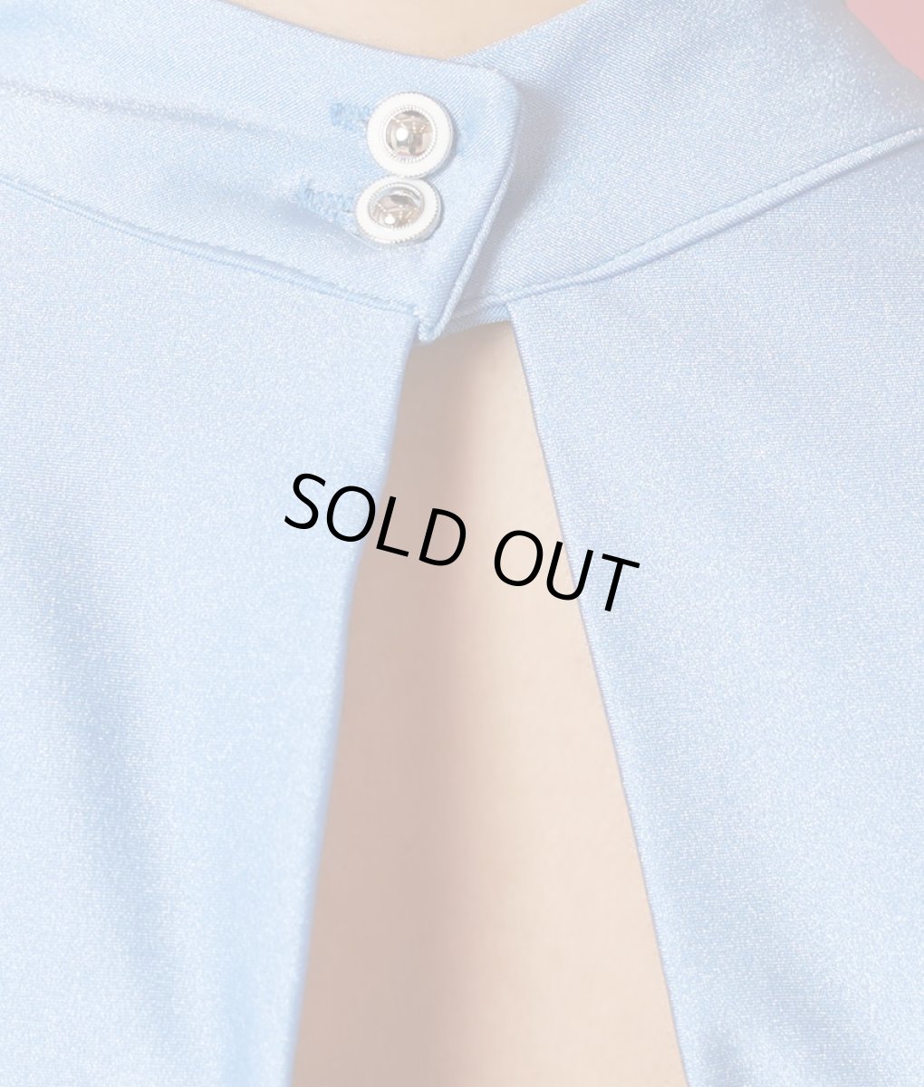 画像12: [韓国製][rinfarre][SALE品のため返品不可＆再入荷なしの現品限り]シンプル・サテン生地・胸元カット・背中開き・ストレッチ・ハイネック・ノースリーブ・ロングドレス[MIRIN・れお着用] (12)