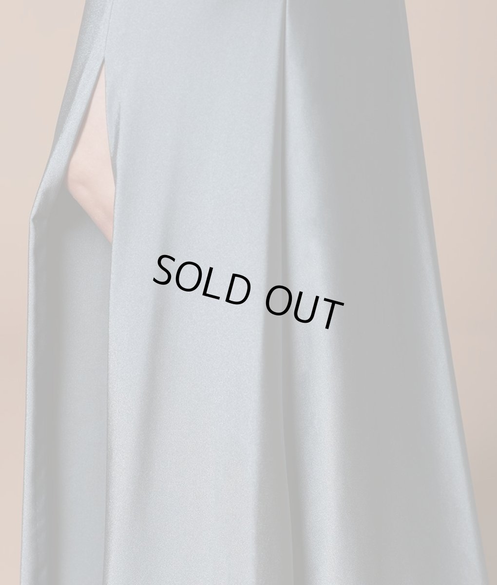 画像14: [韓国製][rinfarre][SALE品のため返品不可＆再入荷なしの現品限り]シンプル・サテン生地・胸元カット・背中開き・ストレッチ・ハイネック・ノースリーブ・ロングドレス[MIRIN・れお着用] (14)