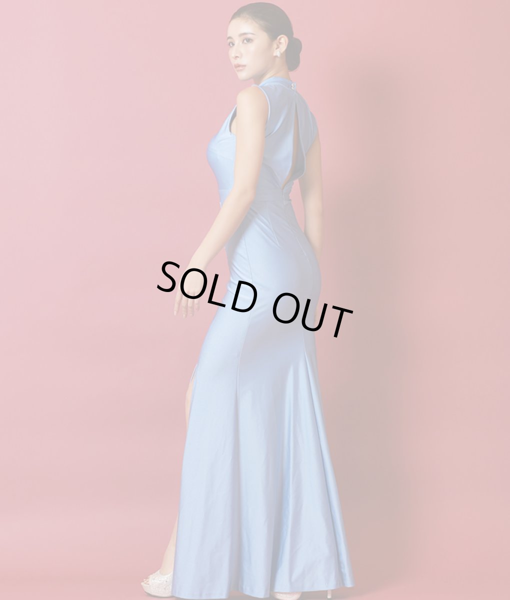 画像4: [韓国製][rinfarre][SALE品のため返品不可＆再入荷なしの現品限り]シンプル・サテン生地・胸元カット・背中開き・ストレッチ・ハイネック・ノースリーブ・ロングドレス[MIRIN・れお着用] (4)