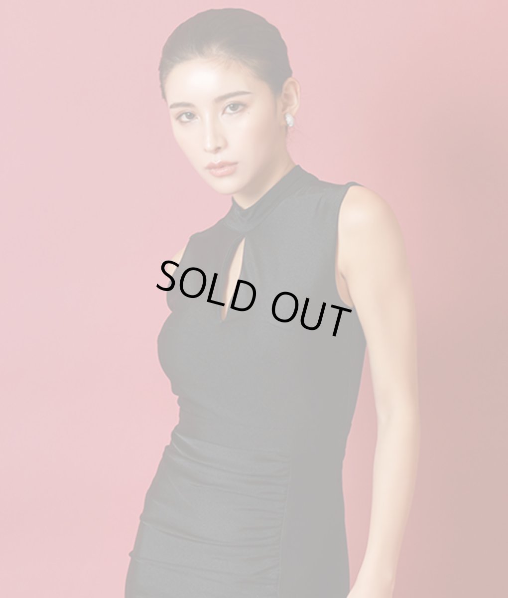 画像6: [韓国製][rinfarre][SALE品のため返品不可＆再入荷なしの現品限り]シンプル・サテン生地・胸元カット・背中開き・ストレッチ・ハイネック・ノースリーブ・ロングドレス[MIRIN・れお着用] (6)