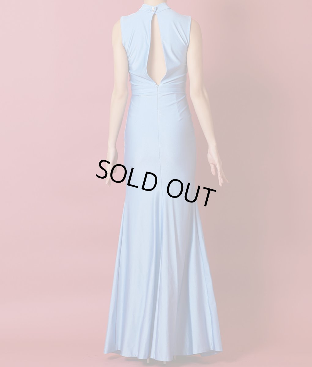 画像10: [韓国製][rinfarre][SALE品のため返品不可＆再入荷なしの現品限り]シンプル・サテン生地・胸元カット・背中開き・ストレッチ・ハイネック・ノースリーブ・ロングドレス[MIRIN・れお着用] (10)