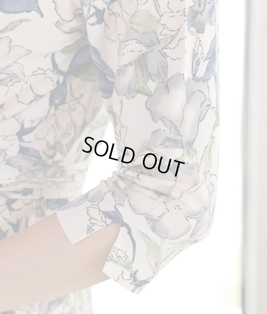 画像11: [韓国製][rinfarre]アイボリー・ニュアンスカラー・花柄・カシュクール・七分袖・マキシ・ラップ・ロングドレス・ワンピース[山崎みどり着用][送料無料] (11)